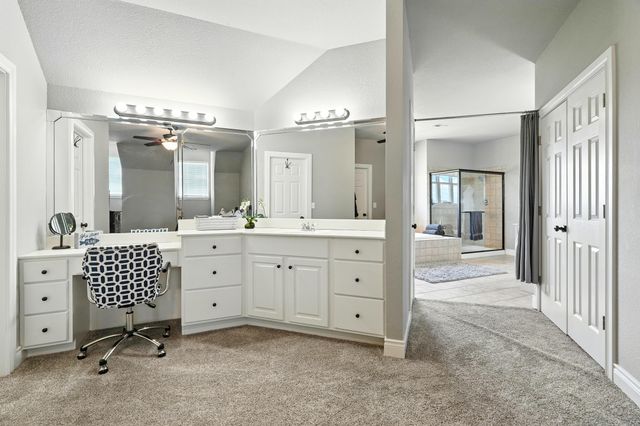 160 Emerald Pointe Drive, Hollister, MO 65672