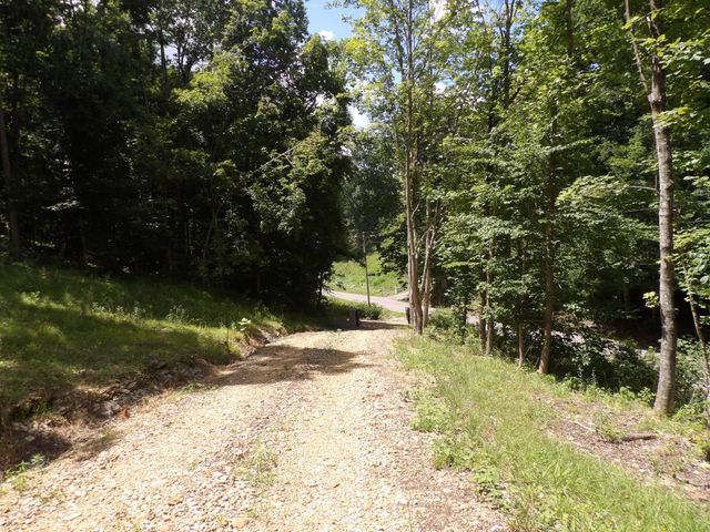 150 W John Davis Rd, Westmoreland, TN 37186