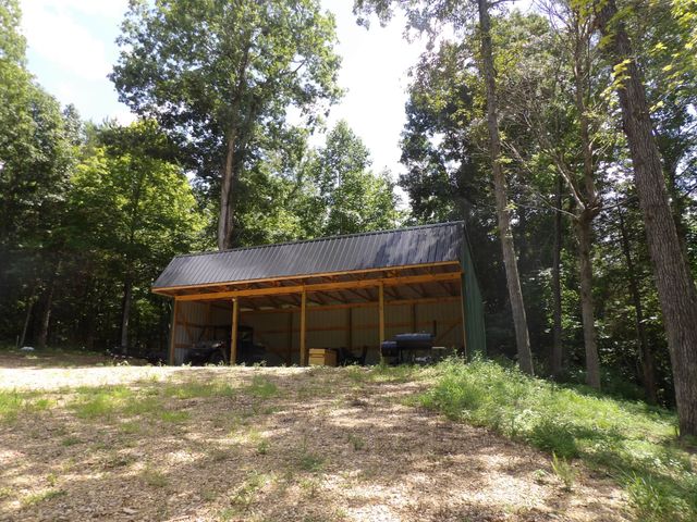 150 W John Davis Rd, Westmoreland, TN 37186