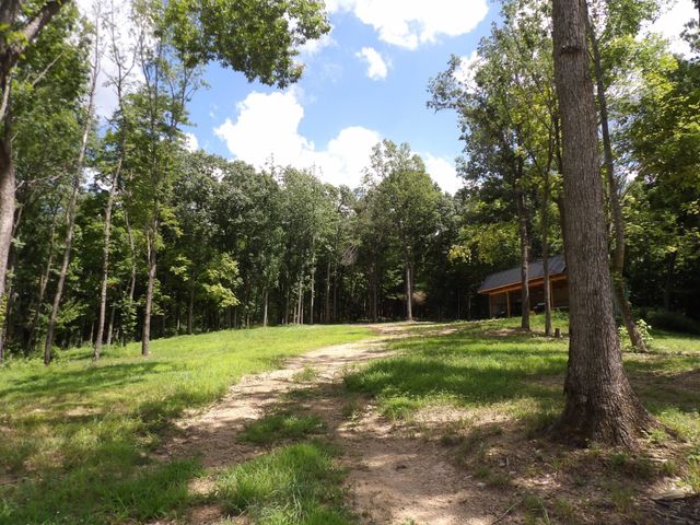 150 W John Davis Rd, Westmoreland, TN 37186