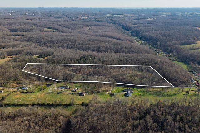 150 W John Davis Rd, Westmoreland, TN 37186