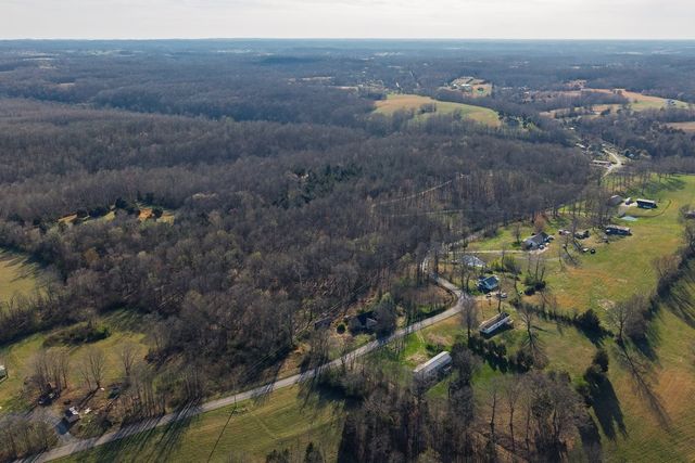 150 W John Davis Rd, Westmoreland, TN 37186