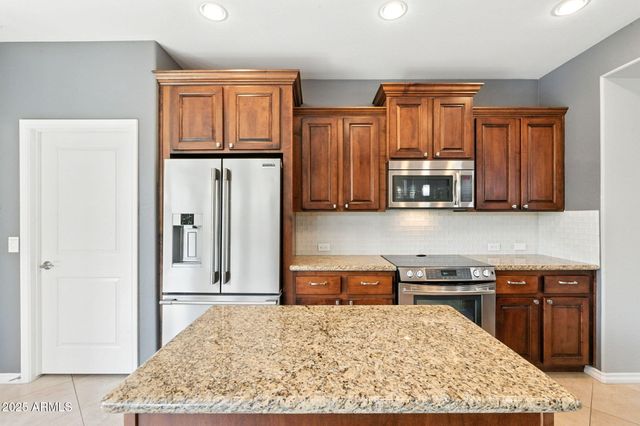 1756 E SATTOO Way, Queen Creek, AZ 85140