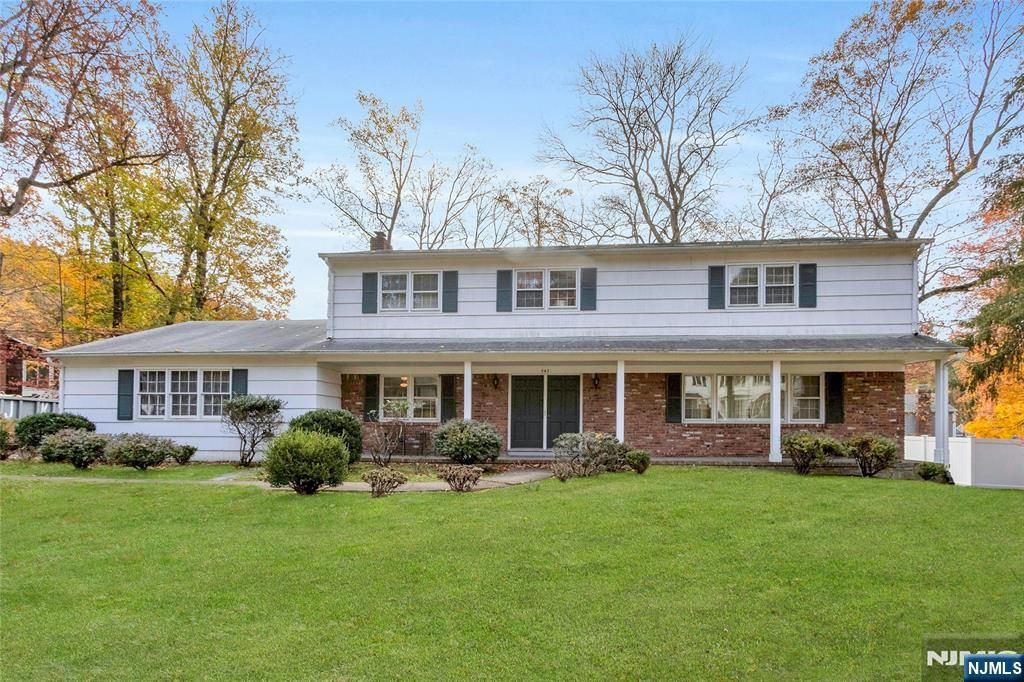 747 Drayton Place, River Vale, NJ 07675