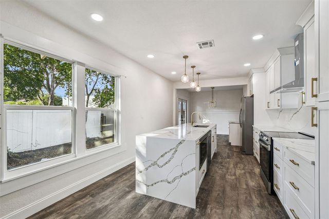 3011 W SAN ISIDRO STREET, Tampa, FL 33629