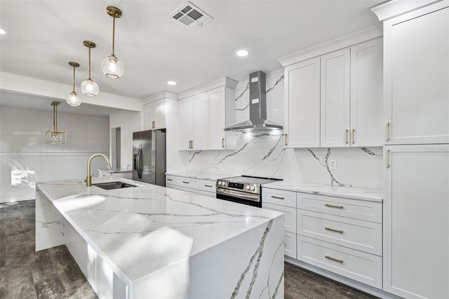 3011 W SAN ISIDRO STREET, Tampa, FL 33629