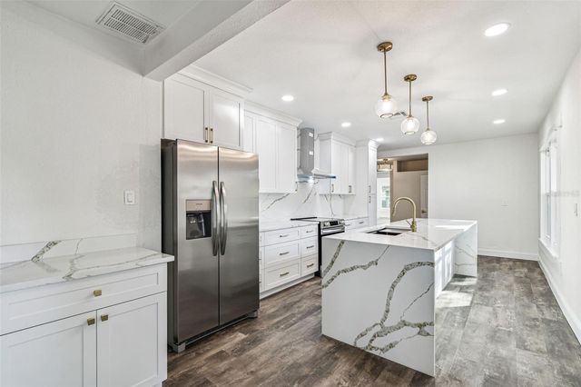 3011 W SAN ISIDRO STREET, Tampa, FL 33629