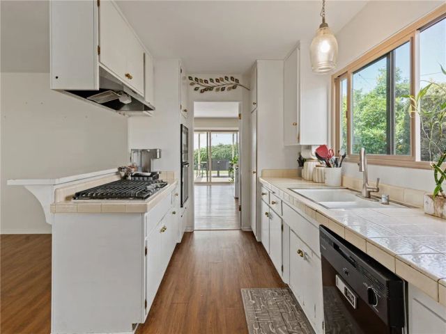28031 Acana Road, Rancho Palos Verdes, CA 90275