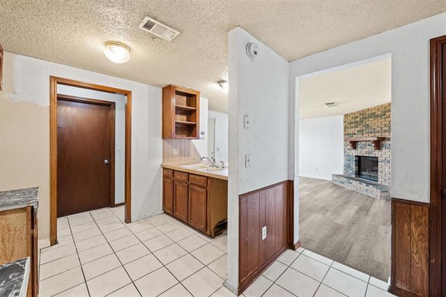 7611 NW 113th Place, Oklahoma City, OK 73162