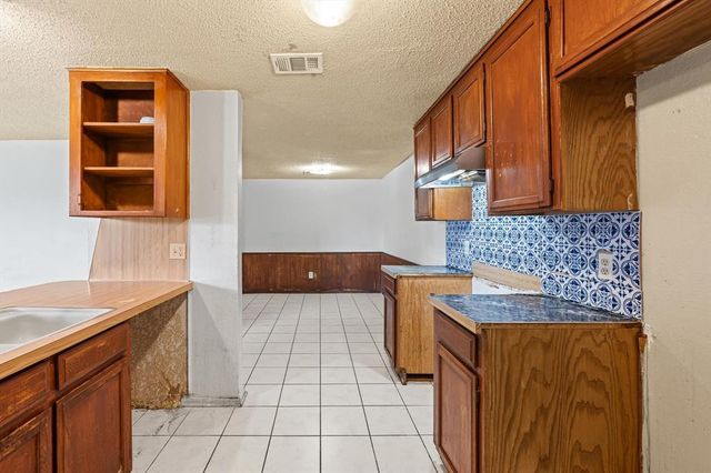 7611 NW 113th Place, Oklahoma City, OK 73162