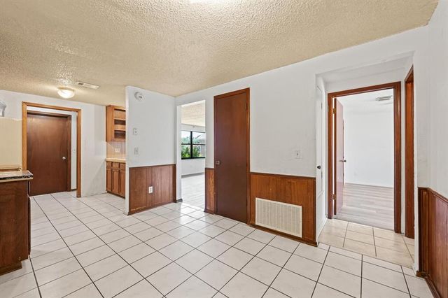 7611 NW 113th Place, Oklahoma City, OK 73162