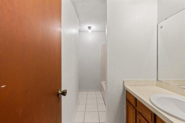 7611 NW 113th Place, Oklahoma City, OK 73162