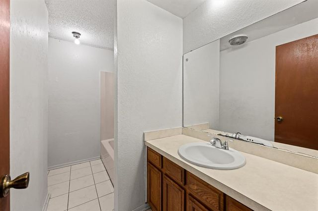 7611 NW 113th Place, Oklahoma City, OK 73162