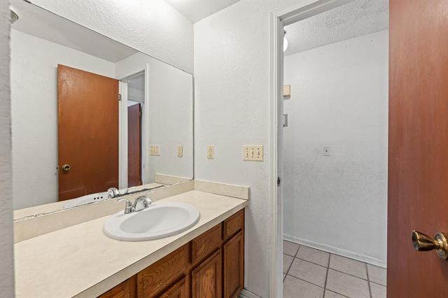 7611 NW 113th Place, Oklahoma City, OK 73162