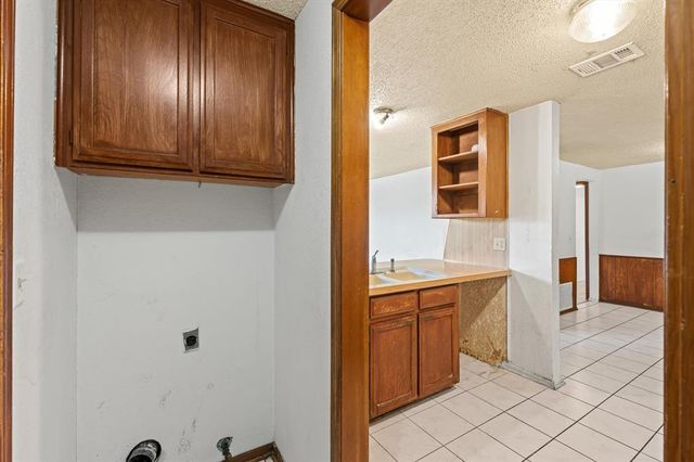 7611 NW 113th Place, Oklahoma City, OK 73162