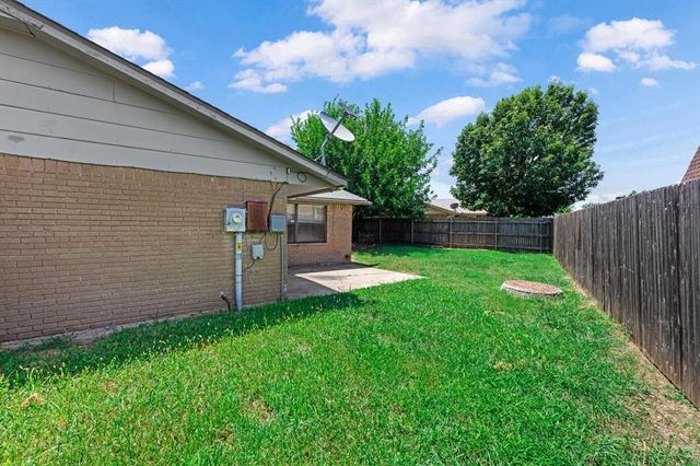 7611 NW 113th Place, Oklahoma City, OK 73162