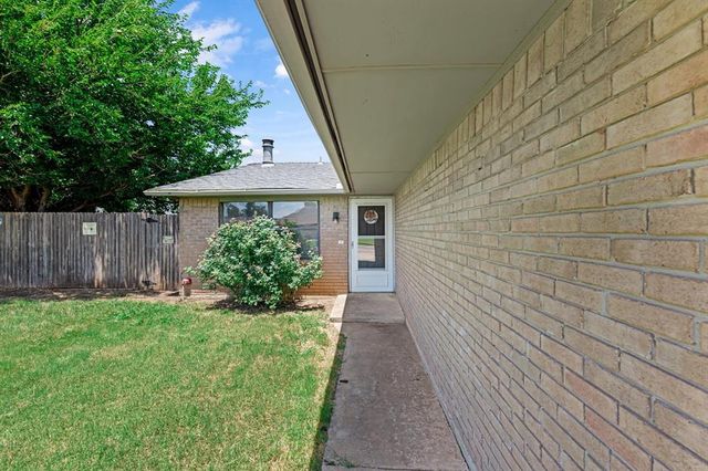 7611 NW 113th Place, Oklahoma City, OK 73162