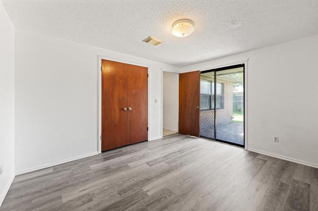 7611 NW 113th Place, Oklahoma City, OK 73162