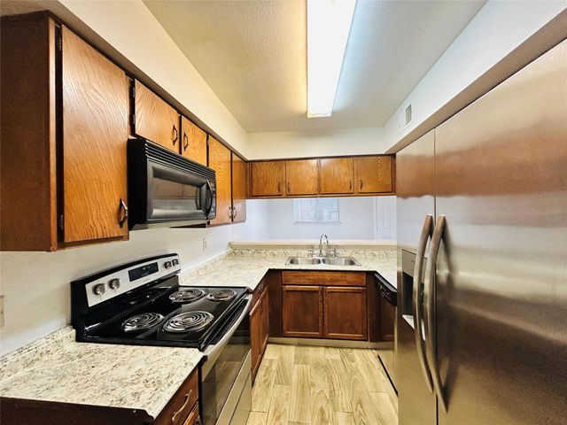 8030 Sands Point Drive C, Houston, TX 77036