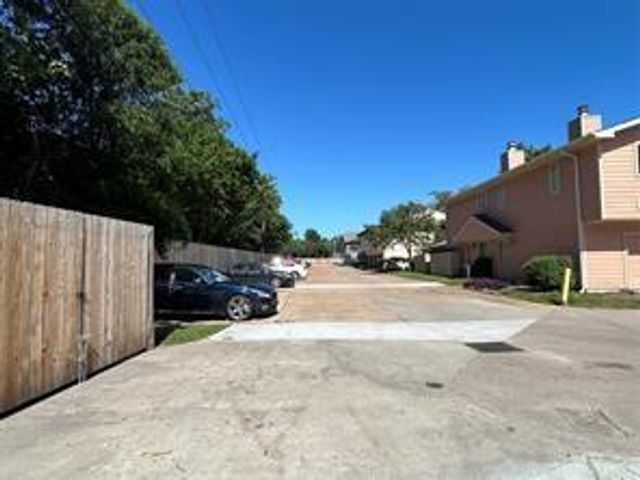 8030 Sands Point Drive C, Houston, TX 77036