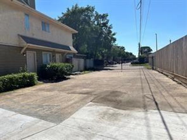 8030 Sands Point Drive C, Houston, TX 77036