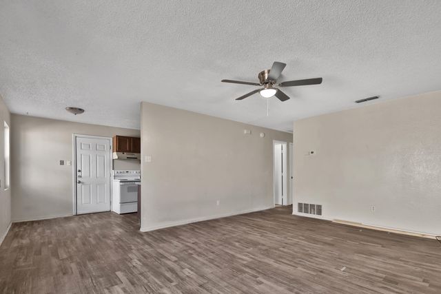 9603 Elmwood Avenue, Lubbock, TX 79424