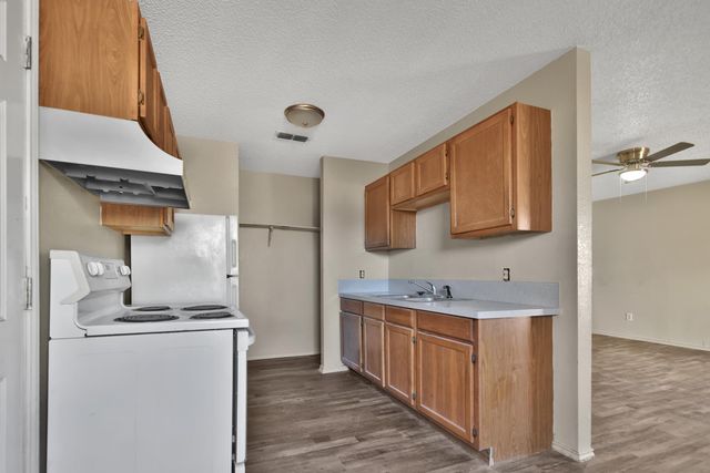 9603 Elmwood Avenue, Lubbock, TX 79424