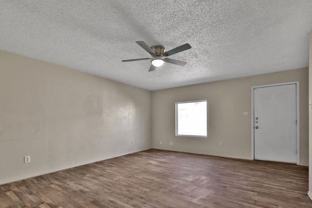 9603 Elmwood Avenue, Lubbock, TX 79424