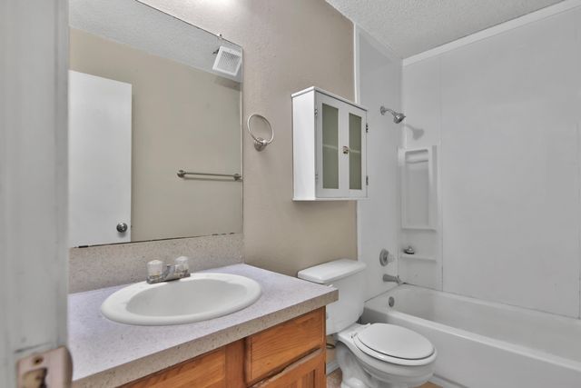 9603 Elmwood Avenue, Lubbock, TX 79424