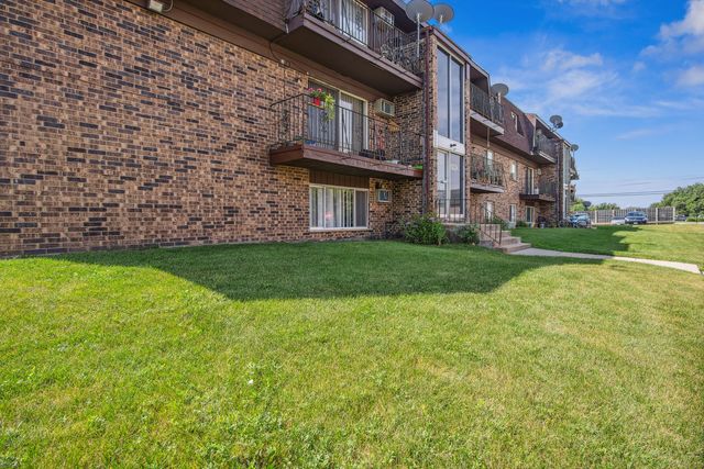 2500 Mark Thomas Lane 5B, Hanover Park, IL 60133