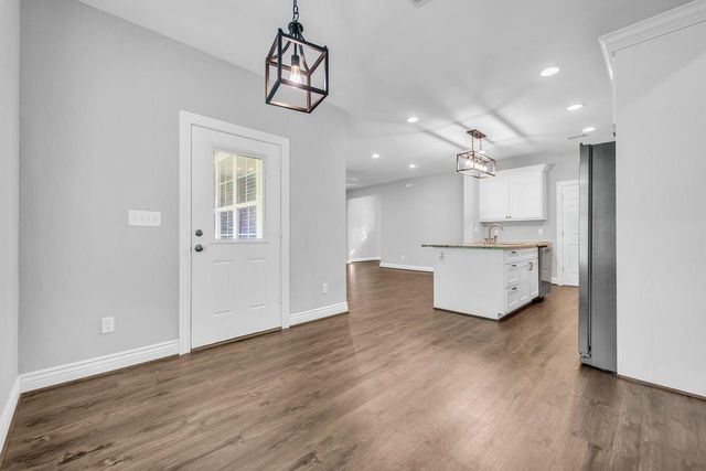 1 Hanover Lane, Panorama Village, TX 77304