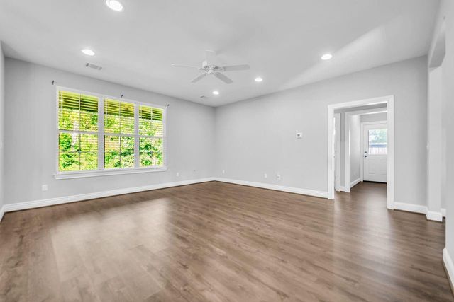 1 Hanover Lane, Panorama Village, TX 77304