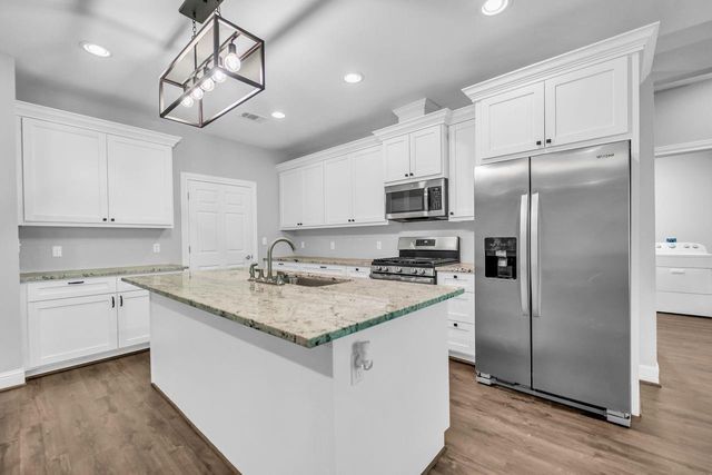 1 Hanover Lane, Panorama Village, TX 77304