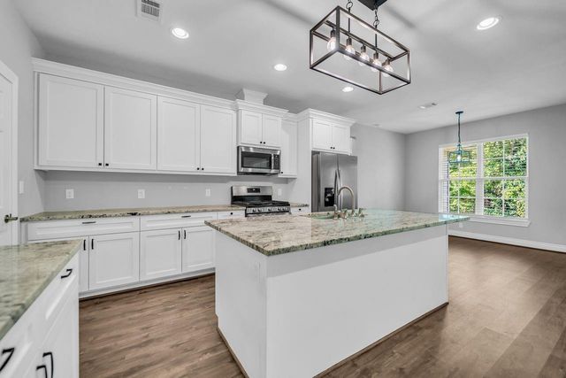 1 Hanover Lane, Panorama Village, TX 77304
