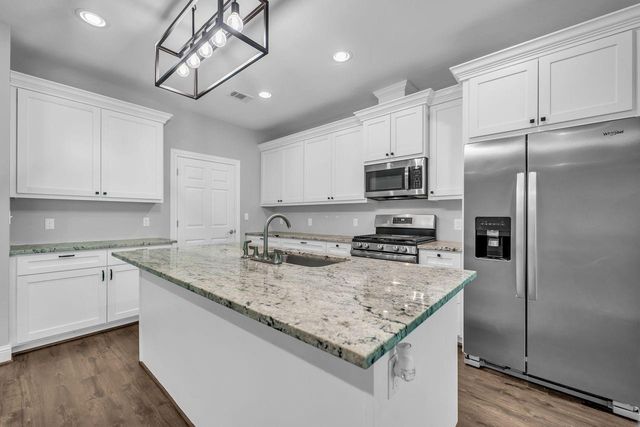 1 Hanover Lane, Panorama Village, TX 77304