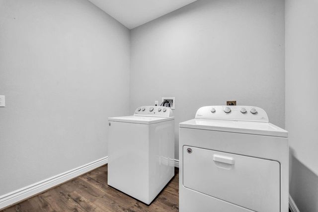 1 Hanover Lane, Panorama Village, TX 77304