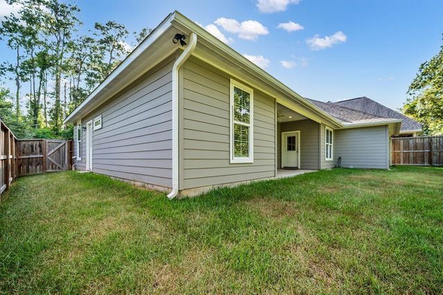 1 Hanover Lane, Panorama Village, TX 77304