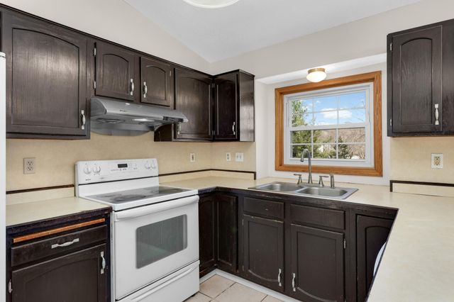 13645 Glenhurst Avenue, Savage, MN 55378