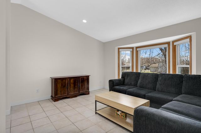 13645 Glenhurst Avenue, Savage, MN 55378