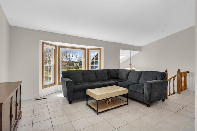 13645 Glenhurst Avenue, Savage, MN 55378