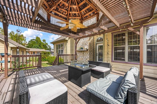 21427 Tophill Drive, Spring, TX 77388