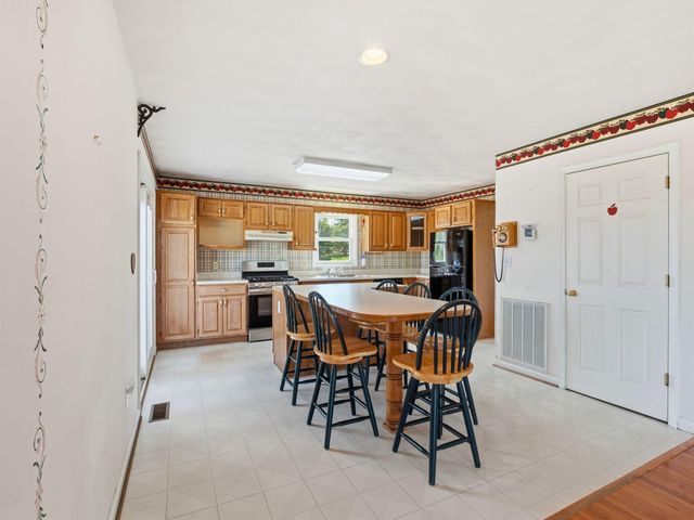 1658 Country Club RD, Troutville, VA 24175