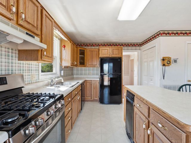 1658 Country Club RD, Troutville, VA 24175