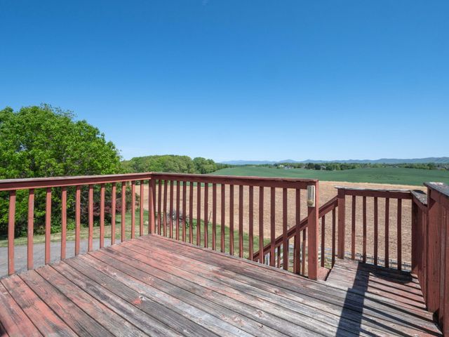 1658 Country Club RD, Troutville, VA 24175