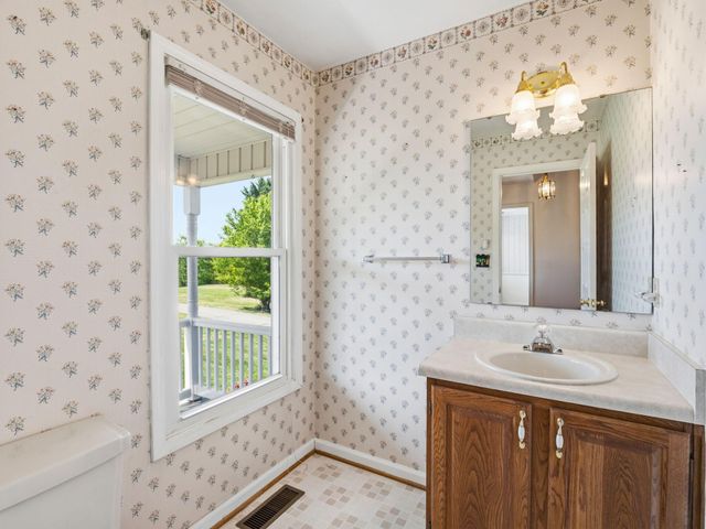 1658 Country Club RD, Troutville, VA 24175