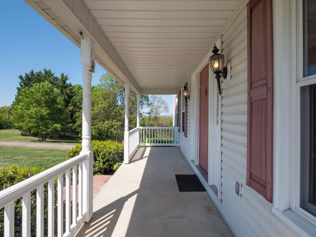 1658 Country Club RD, Troutville, VA 24175