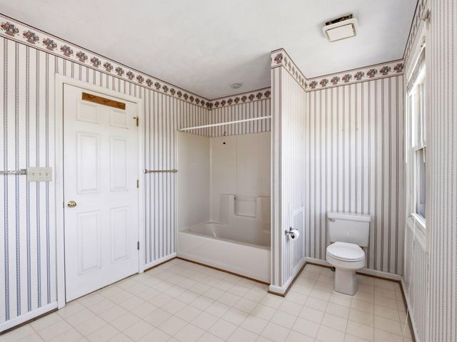 1658 Country Club RD, Troutville, VA 24175