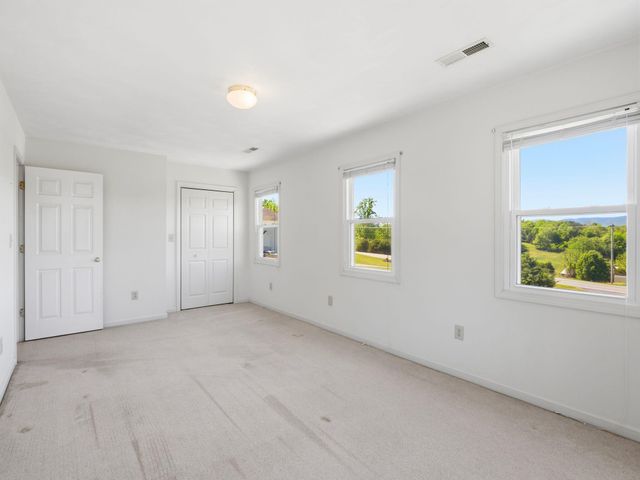 1658 Country Club RD, Troutville, VA 24175