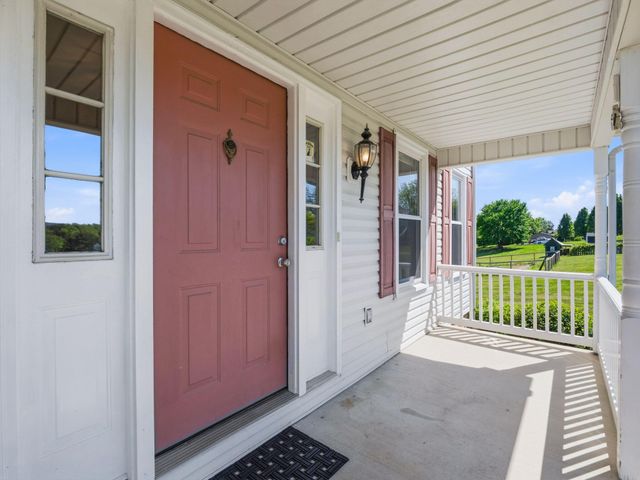 1658 Country Club RD, Troutville, VA 24175