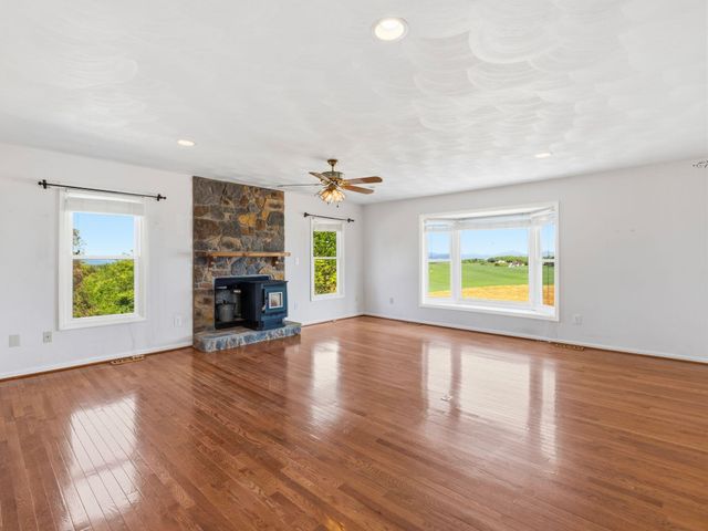 1658 Country Club RD, Troutville, VA 24175